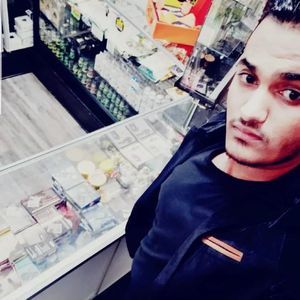 Meet your Posher, Amar